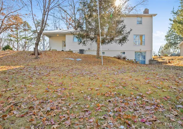 Photo 3 of Single Family Residence at 7761 Becker Rd, Saint Louis, MO 63129 | MLS# MIS25079807 | | Sold on 2026-03-03