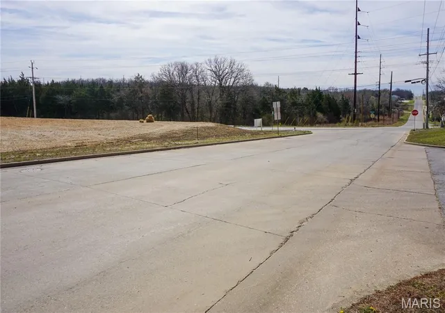 3rd image of 0 Mccutchen Dr, Rolla, MO 65401 | MLS# MIS25079909