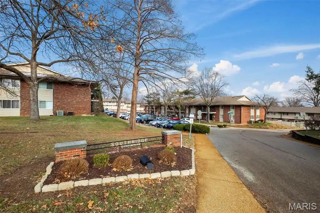Listing Photo 23 - Condo for sale in 9924 Bunker Hl Dr located at 9924 Bunker Hl Dr, St. Louis, MO 63123 - Unit 9924 Bunker Hill Dr