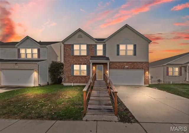 Photo 1 of Single family home for sale at 2528 Commons Pkwy, Belleville, IL 62221 | MLS# MIS25079951 | Listing updated on 2026-10-08