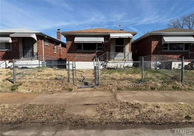 Single Family Residence at 2719 Keokuk St, Saint Louis, MO 63118 | MLS# MIS25080119 | | Sold on 2026-01-12