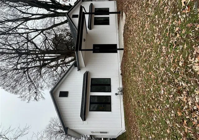 1st image of 207 E Marshall St, Charleston, MO 63834 | MLS# MIS25080126