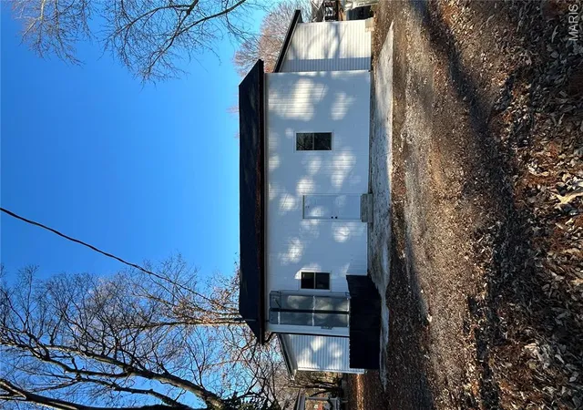 2nd image of 207 E Marshall St, Charleston, MO 63834 | MLS# MIS25080126