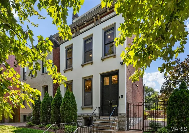 Single family home for sale at 1916 Rutger St, St Louis, MO 63104 | MLS# MIS25080315