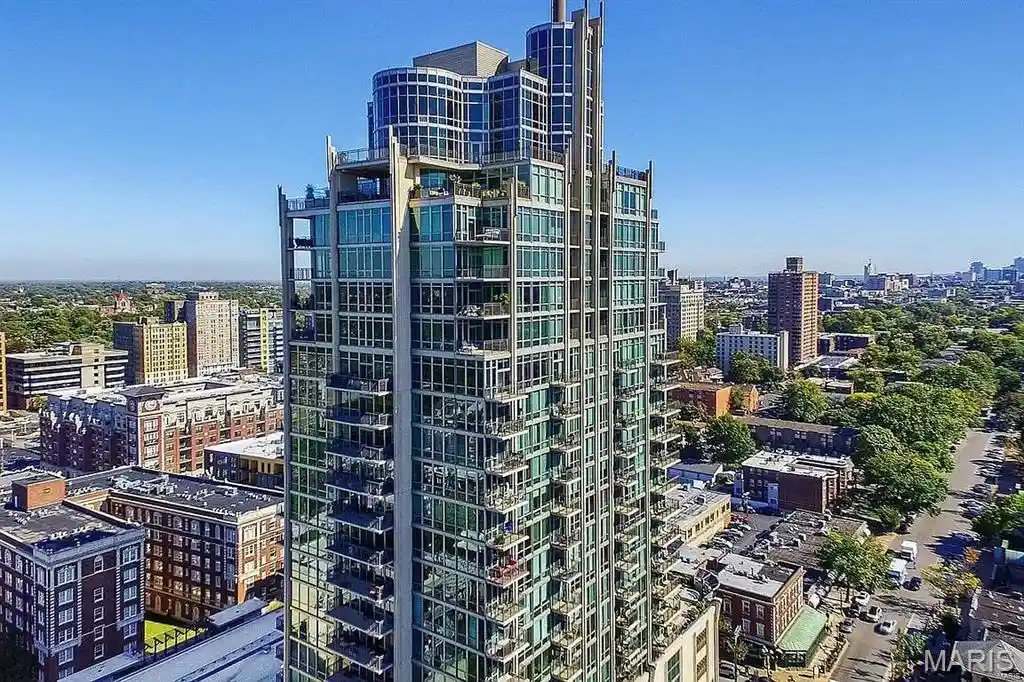 Listing Photo 39 - Condo for sale in 4909 Laclede Ave located at 4909 Laclede Ave, St. Louis, MO 63108 - Unit #1404