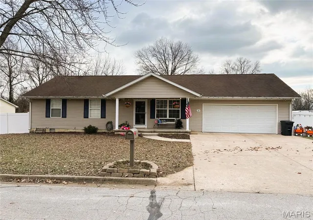 Photo 1 of Single Family Residence at 14 Dogwood Ct, Montgomery City, MO 63361 | MLS# MIS25080597 | | Sold on 2026-03-18