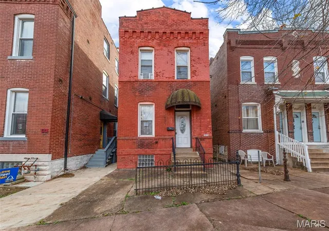 Single Family Residence at 3018 Texas Ave, Saint Louis, MO 63118 | MLS# MIS25080833 | | Sold on 2026-04-29