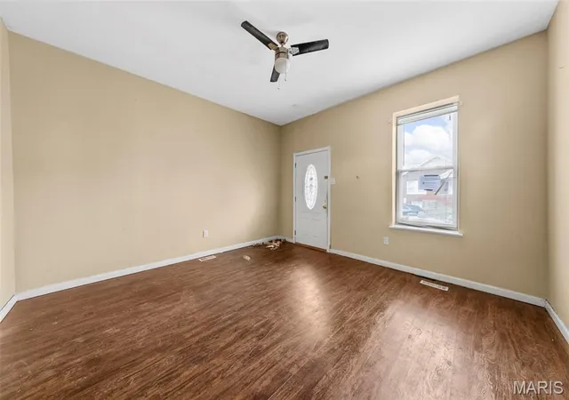 Photo 2 of Single Family Residence at 3018 Texas Ave, Saint Louis, MO 63118 | MLS# MIS25080833 | | Sold on 2026-04-29