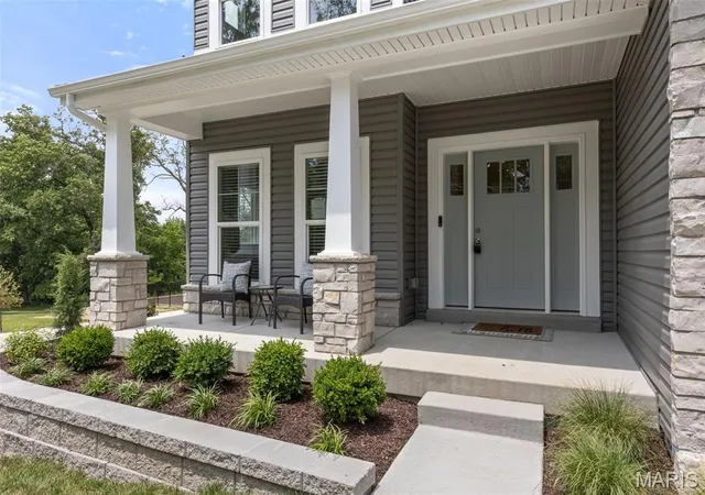 Photo 2 of Sale Pending at 402 Spears St, Saint Louis, MO 63127 | MLS# MIS25081056 | Listing updated on 2025-12-17