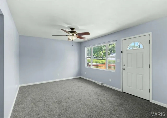 Homes for sale in Moro, IL | 228 Willowrun Dr, Moro, IL 62067 | MLS# MIS25081073