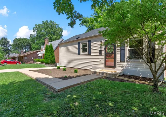 Photo 1 of Sale Pending at 9434 Brenda Ave, St Louis, MO 63123 | MLS# MIS25081224 | Listing updated on 2026-08-19