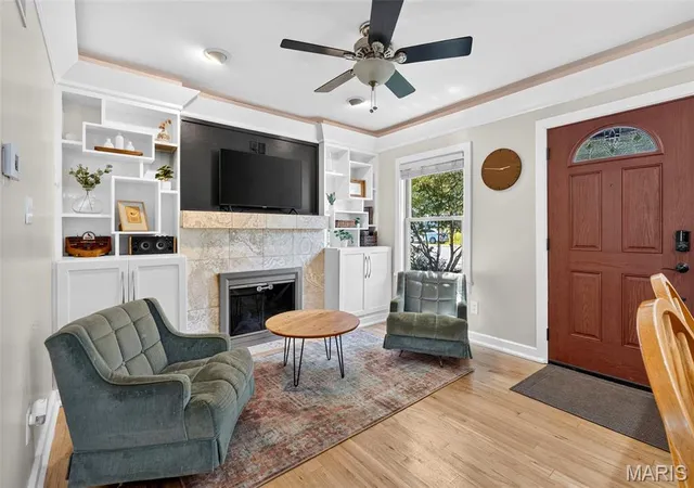 Photo 3 of Sale Pending at 9434 Brenda Ave, St Louis, MO 63123 | MLS# MIS25081224 | Listing updated on 2026-08-19