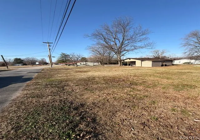 2nd image of 1620 Thomas St, Poplar Bluff, MO 63901 | MLS# MIS25081265
