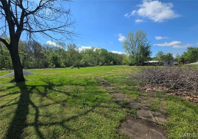 Homes for sale in Coffeen, IL | 102 W 3rd St, Coffeen, IL 62017 | MLS# MIS25081319