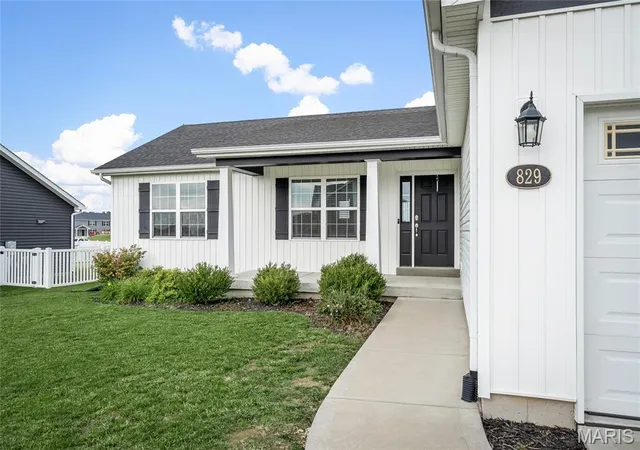 Homes for sale in Warrenton, MO | 829 Warrior Ridge Dr, Warrenton, MO 63383 | MLS# MIS25081330