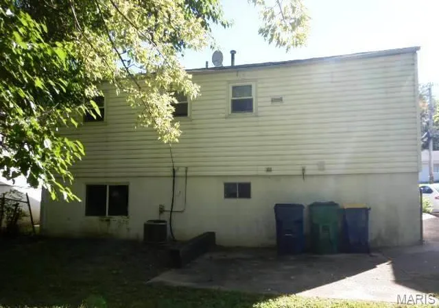 Photo 1 of Single family home for sale at 13 Barto Dr, Saint Louis, MO 63135 | MLS# MIS25081650 | Listing updated on 2026-10-02