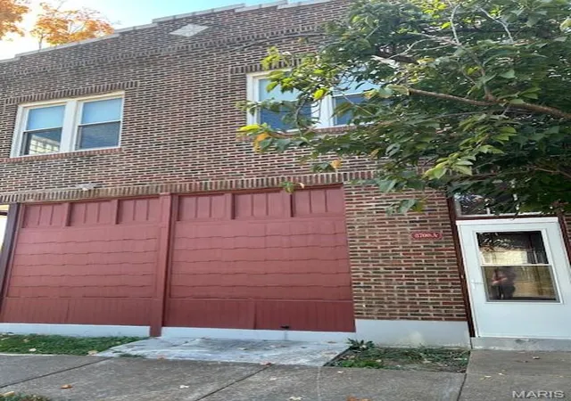 Photo 3 of Multi family home for sale at 3700 Osceola St, Saint Louis, MO 63116 | MLS# MIS25081707 | Listing updated on 2026-02-10