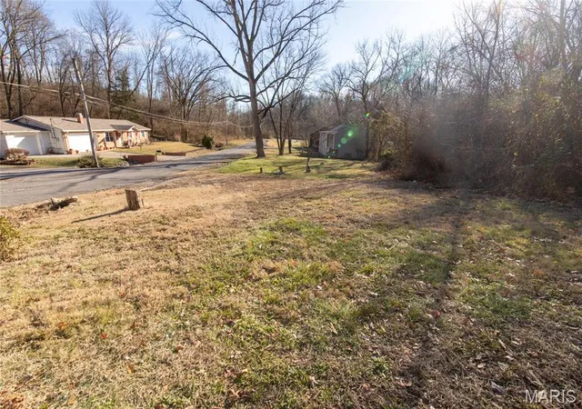 2nd image of 29 Highwood Dr, Belleville, IL 62223 | MLS# MIS25081839