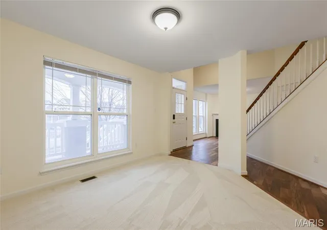 Photo 4 of Sale Pending at 243 Vivaron Ave, Saint Charles, MO 63303 | MLS# MIS25081872 | Listing updated on 2026-08-04