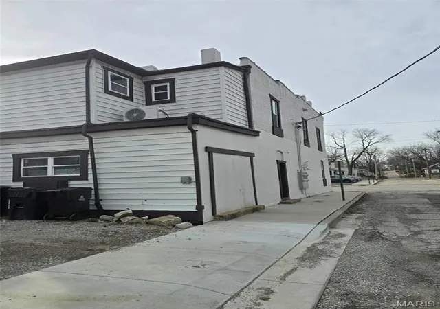 5th image of 1223 W Main St, Belleville, IL 62220 | MLS# MIS25082009