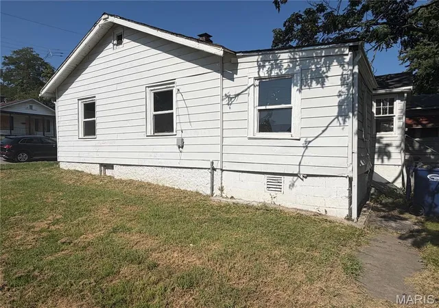 Photo 12 of Single family home for sale at 6227 Greer Ave, Saint Louis, MO 63121 | MLS# MIS25082052 | Listing updated on 2026-08-31