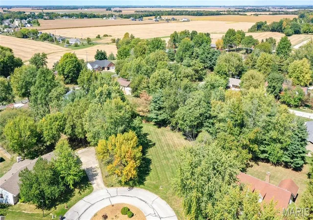Photo 16 of Land for sale at 32 Sugarwood Ct, Jerseyville, IL 62052 | MLS# MIS25082124 | Listing updated on 2025-12-27