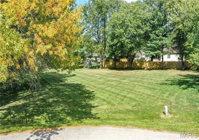 Photo 2 of Land for sale at 32 Sugarwood Ct, Jerseyville, IL 62052 | MLS# MIS25082124 | Listing updated on 2025-12-27