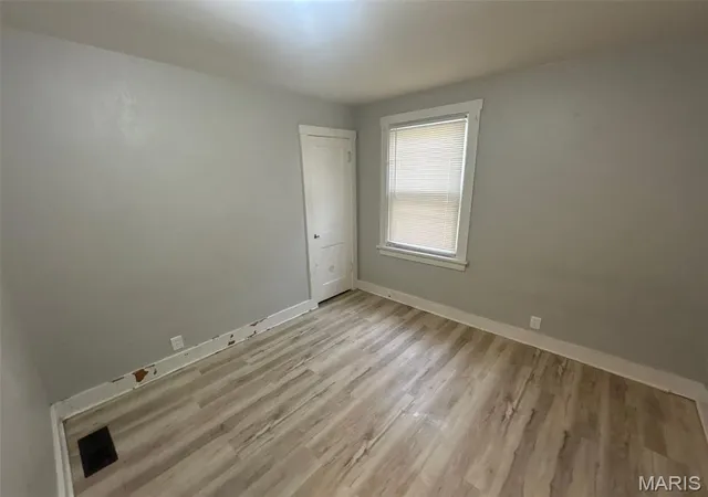 5th image of 814 Elsworth Pl, Saint Louis, MO 63135 | MLS# MIS25082460