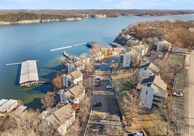 Homes for sale in Osage Beach, MO | 6005 Baydy Peak Road, Osage Beach, MO 65065 | Houzeo