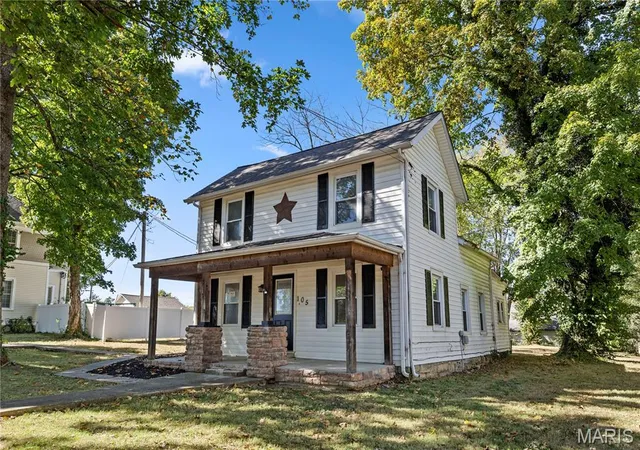 Photo 1 of Single family home for sale at 105 Sw Main St, Bonne Terre, MO 63628 | MLS# MIS25082855 | Listing updated on 2026-10-08