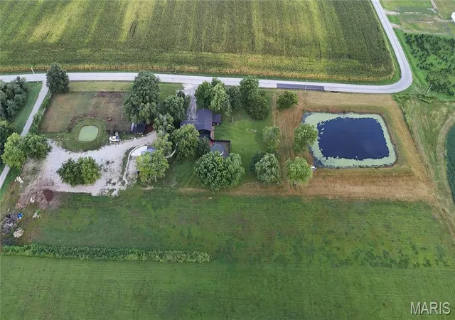 Photo 3 of Sale Pending at 25726 S Lohman Rd, Wright City, MO 63390 | MLS# MIS25082931 | Listing updated on 2026-08-18