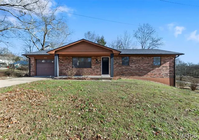 Photo 3 of Single Family Residence at 204 Tippett St, Marble Hill, MO 63764 | MLS# MIS25082968 | | Sold on 2026-02-20
