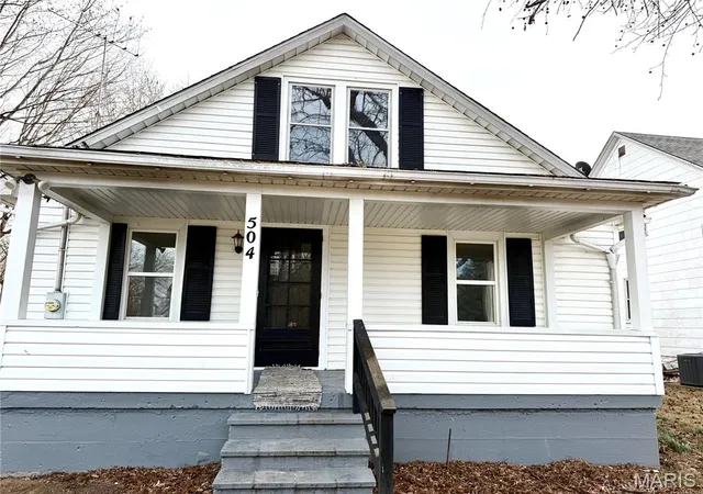 Homes for sale in Evansville, IL | 504 First St, Evansville, IL 62242 | MLS# MIS25083026