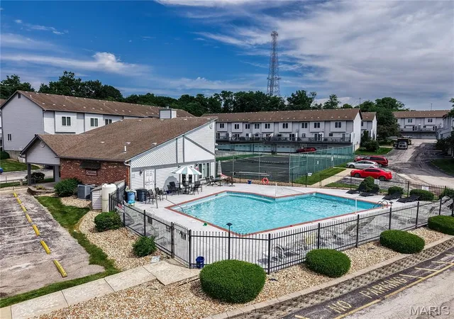3rd image of 4207 Sherman Park Dr, Saint Charles, MO 63303