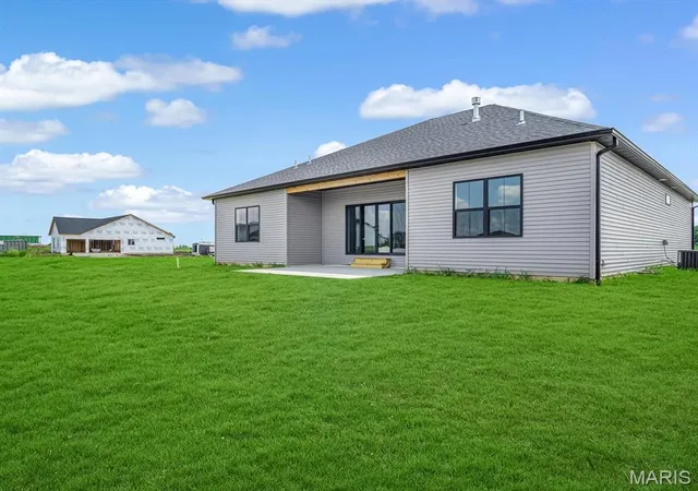Photo 30 of Single family home for sale at 3019 Mobile Dr, Glen Carbon, IL 62034 | MLS# MIS26000220 | Listing updated on 2026-09-14