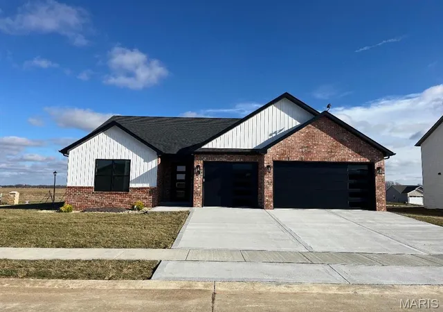 Photo 1 of Single family home for sale at 3122 Ashville, Glen Carbon, IL 62034 | MLS# MIS26000518 | Listing updated on 2026-09-14