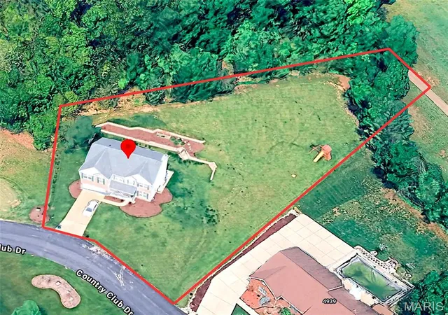 4th image of 4943 Country Club Dr, High Ridge, MO 63049 | MLS# MIS26000689