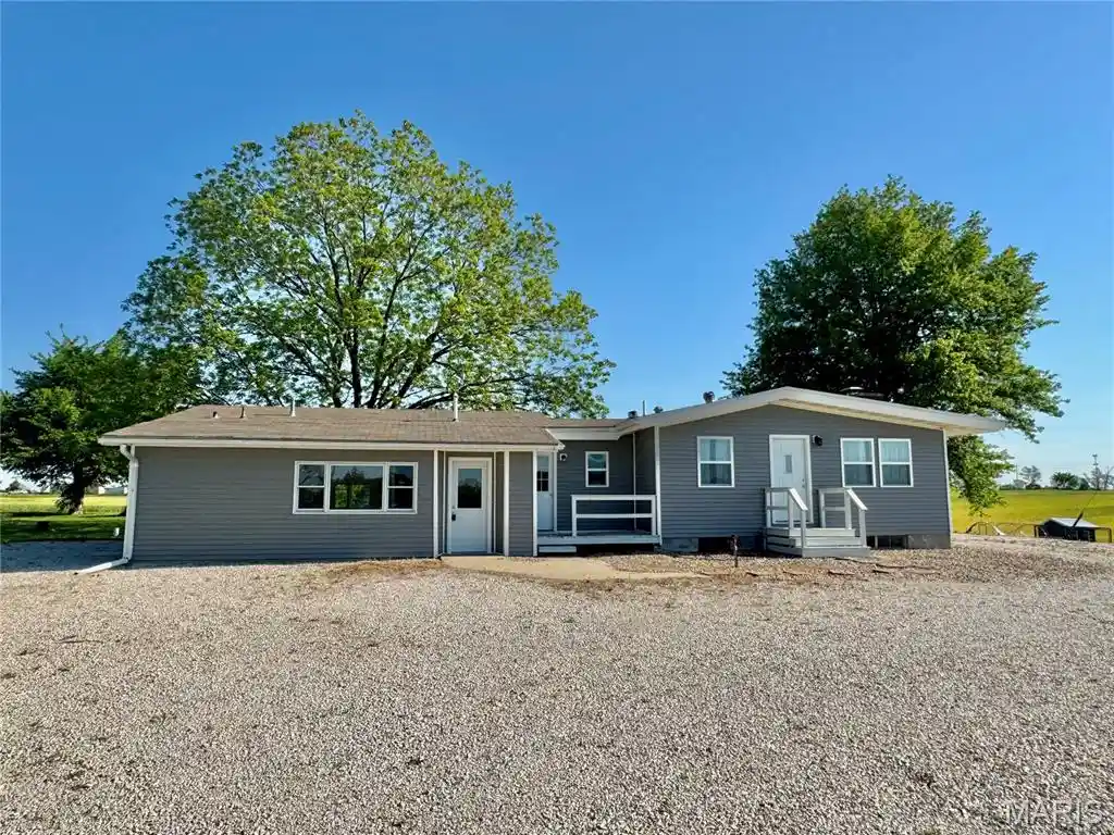 Single family home for sale at 405 E Main St, Lewistown, MO 63452 | MLS# MIS26000963