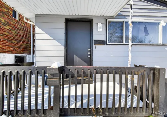 Photo 4 of Single Family Residence at 4211 Ravenwood Ave, Saint Louis, MO 63121 | MLS# MIS26001026 | | Sold on 2026-05-29