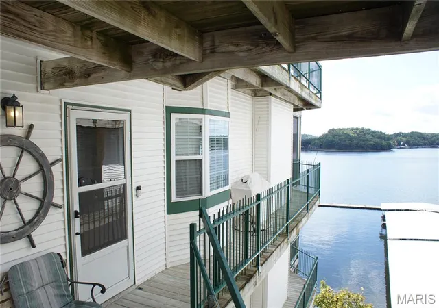 Homes for sale in Lake Ozark, MO | 807 Harbour Town Drive, Lake Ozark, MO 65049 | Houzeo