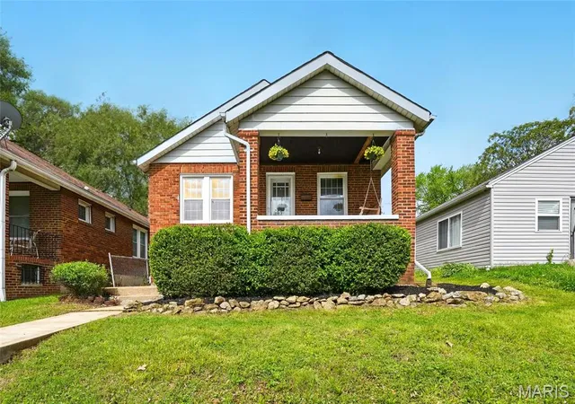 Single Family Residence at 1457 Sproule Ave, Saint Louis, MO 63139 | MLS# MIS26001120 | | Sold on 2026-02-24