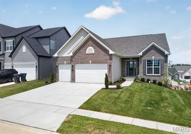 3rd image of 421 Farmhouse Dr, Wentzville, MO 63385 | MLS# MIS26001205