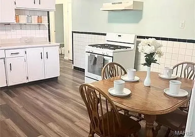 Photo 3 of Single family home for sale at 9776 Dennis Dr, Saint Louis, MO 63136 | MLS# MIS26001248 | Listing updated on 2026-07-09