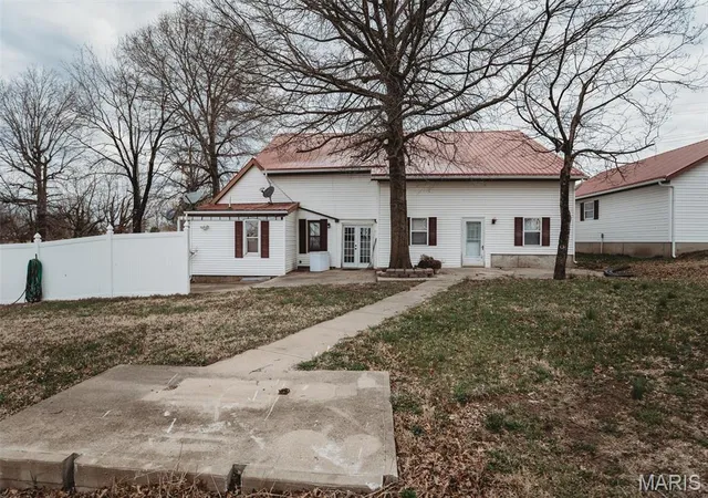 Photo 4 of Single Family Residence at 109 Railroad Ave, Bland, MO 65014 | MLS# MIS26001274 |  | Sold on 2026-02-23