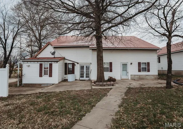 Photo 5 of Single Family Residence at 109 Railroad Ave, Bland, MO 65014 | MLS# MIS26001274 |  | Sold on 2026-02-23