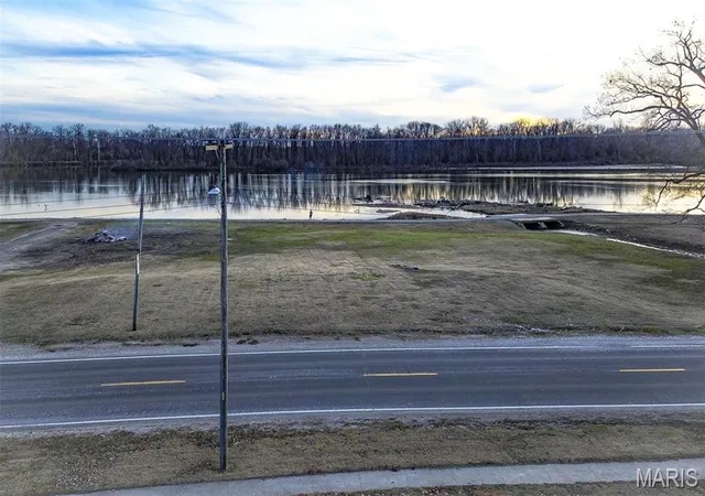 Photo 3 of Land for sale at 1109 W Main St, Grafton, IL 62037 | MLS# MIS26001417 | Listing updated on 2026-10-27