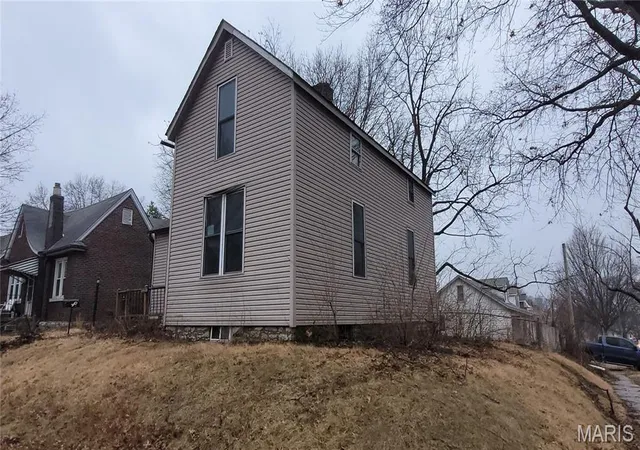 3rd image of 3726 Osceola St, St Louis, MO 63116 | MLS# MIS26001458