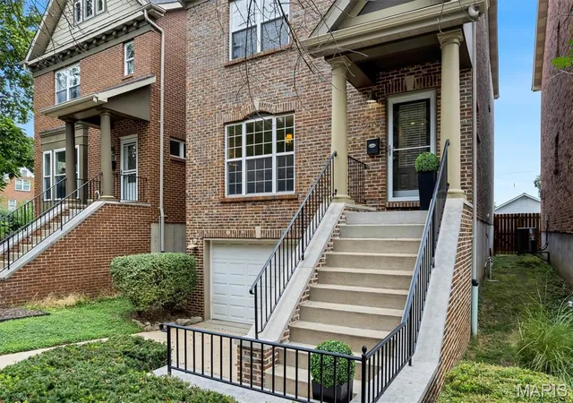 Photo 3 of Single family home for sale at 2122 Franz Park Ln, Saint Louis, MO 63139 | MLS# MIS26001464 | Listing updated on 2026-09-28