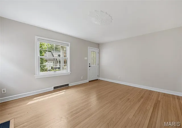 Photo 3 of Single family home for sale at 629 Evans Ave, Saint Louis, MO 63122 | MLS# MIS26001631 | Listing updated on 2026-10-06