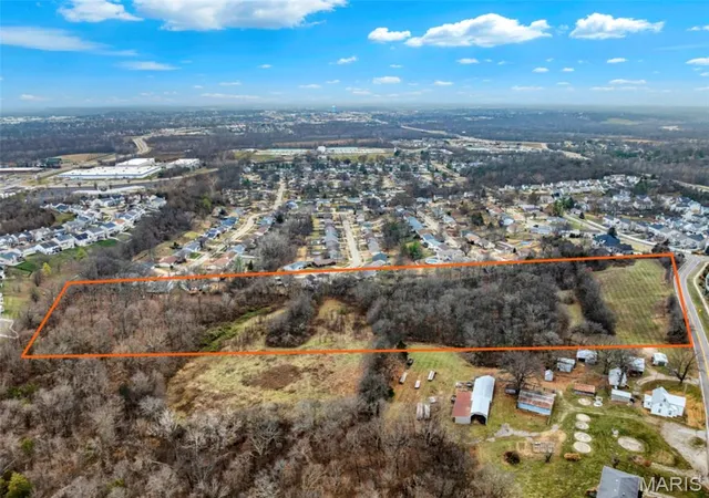 Photo 3 of Sale Pending at 5942 Hawkins Fuchs Rd, Saint Louis, MO 63129 | MLS# MIS26001919 | Listing updated on 2026-05-10